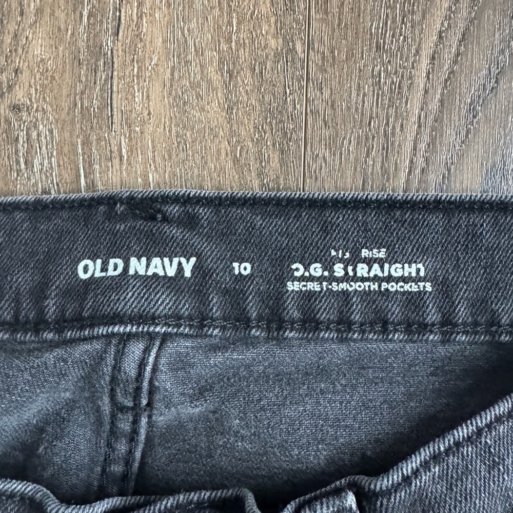 Old Navy OG straight jeans.  Women’s size 10.  Black jeans. - Picture 3 of 5
